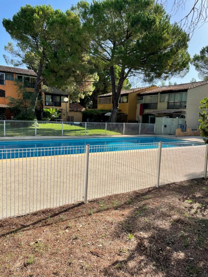 Appt Les Hameaux 2.0 Apartamento Arles Exterior foto